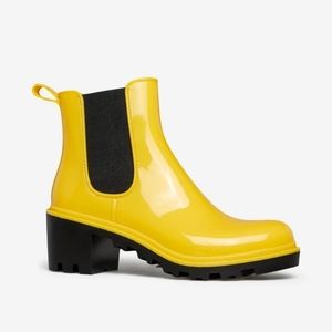 Shoe Dazzle Glossy Yellow Ankle Boots
